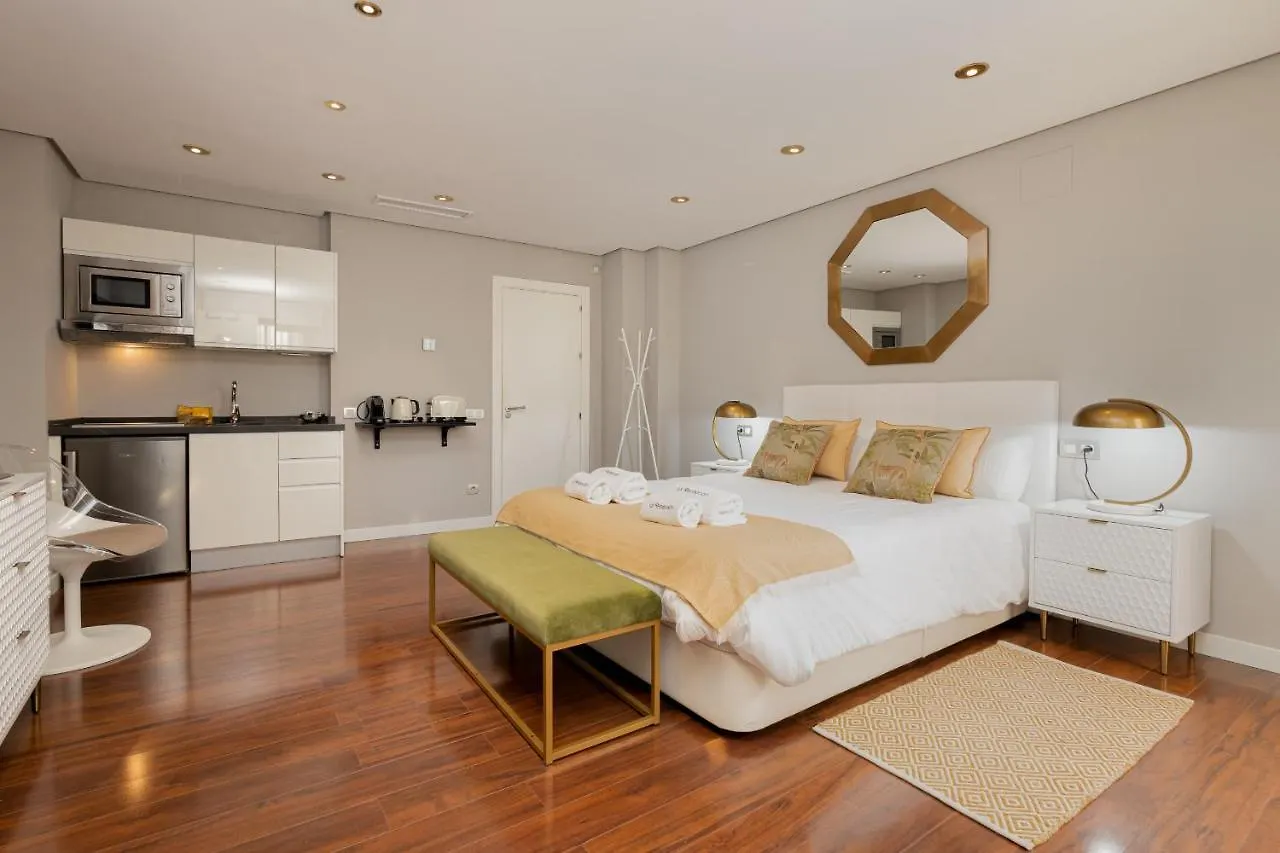 C30 Deluxe Studio With Terrace Into Cathedral Square Διαμέρισμα Μάλαγα