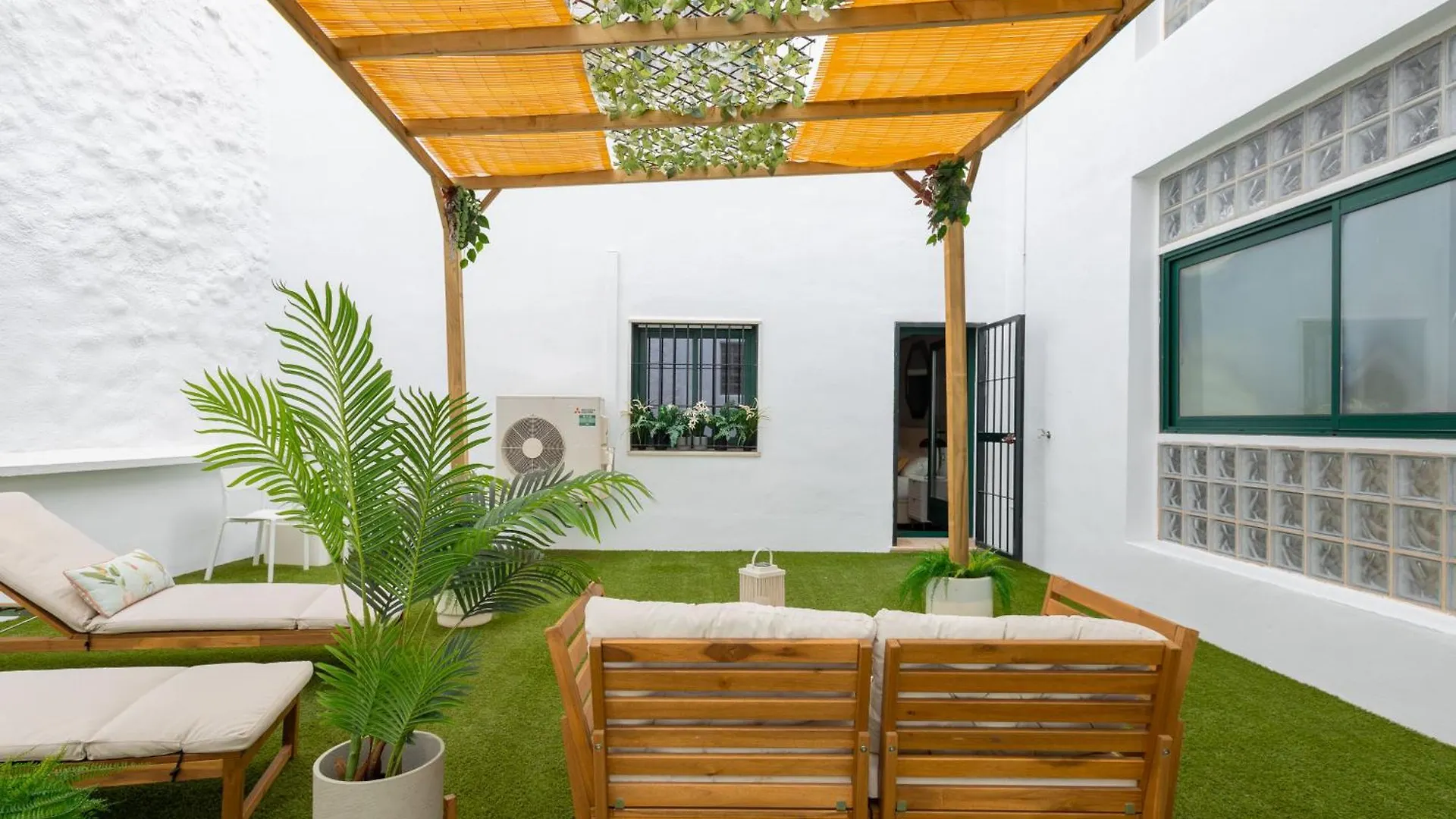 Apartamento C30 Deluxe Studio With Terrace Into Cathedral Square Málaga